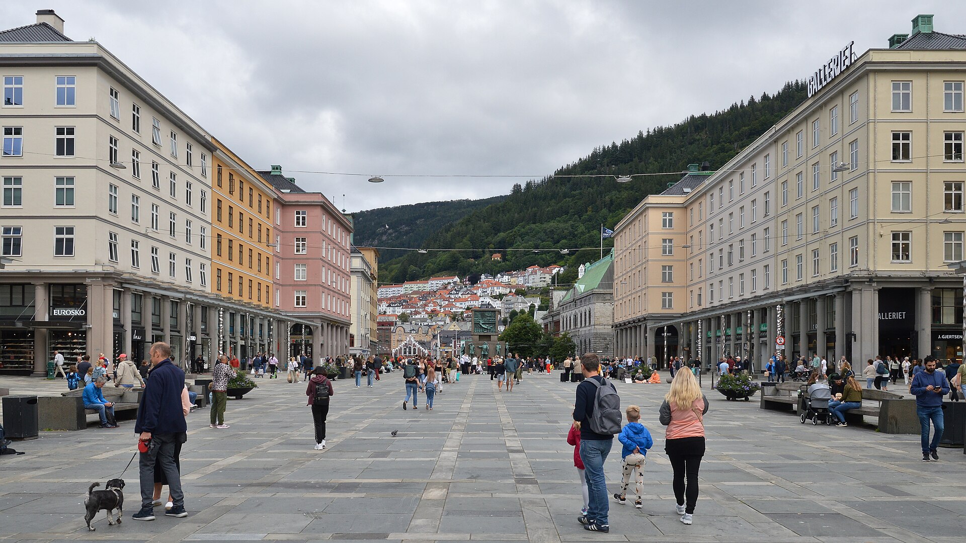 Torgallmenningen, the main square in central Bergen